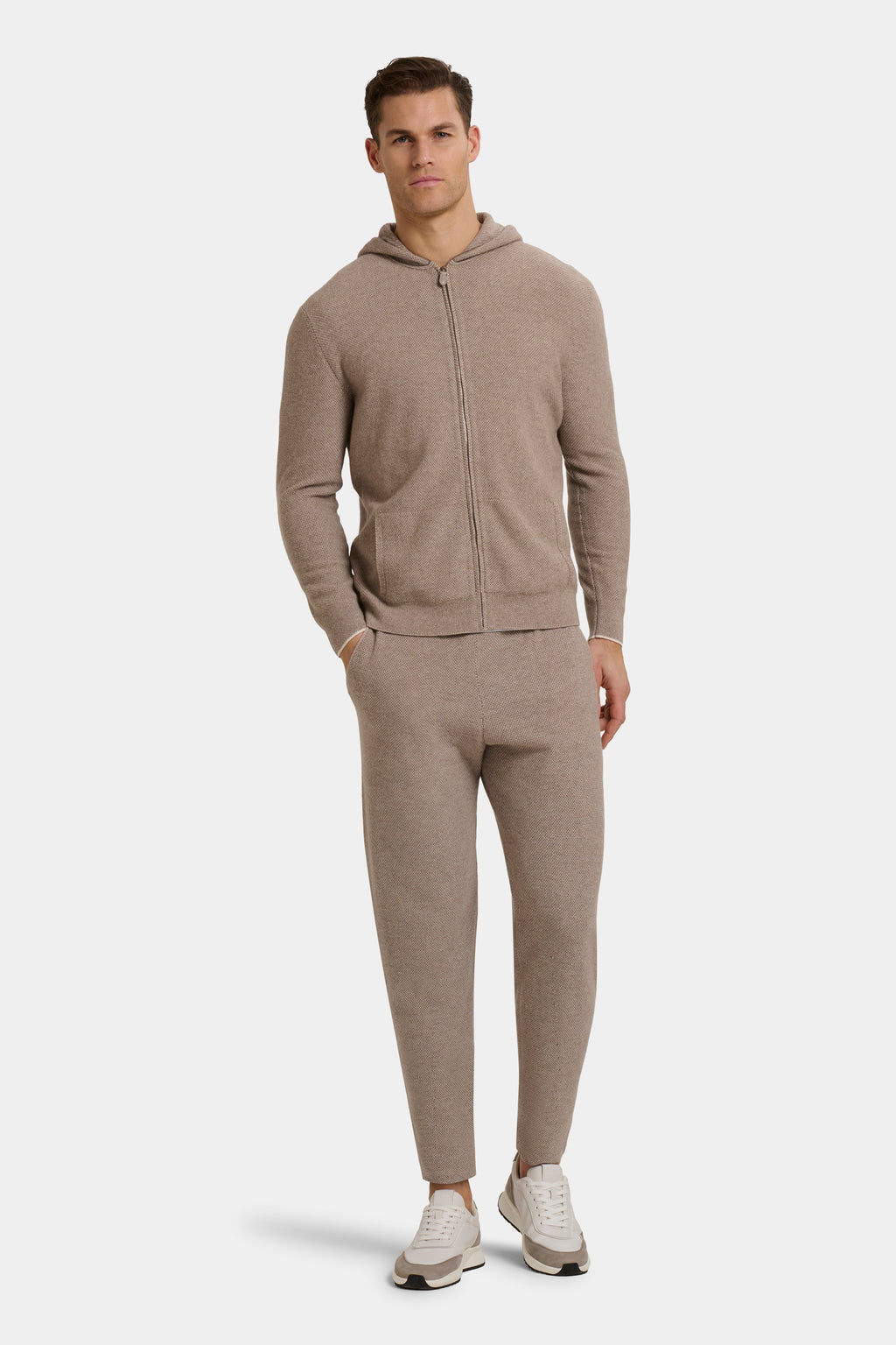 SUDADERA CON CAPUCHA Y CREMALLERA FARO