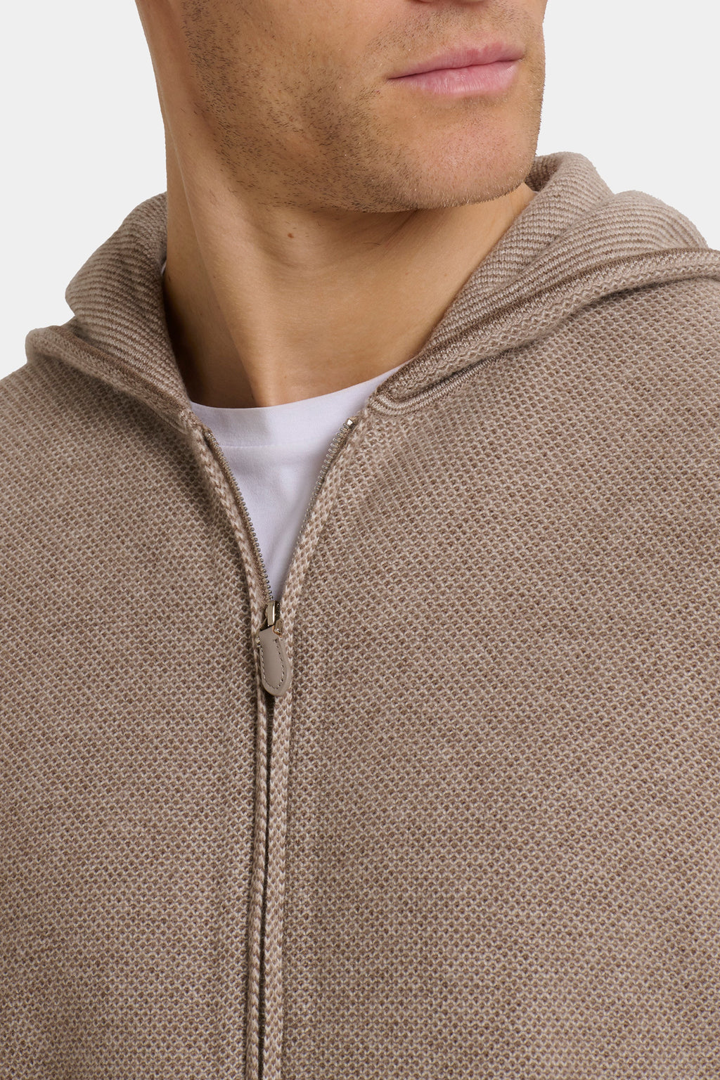 SUDADERA CON CAPUCHA Y CREMALLERA FARO