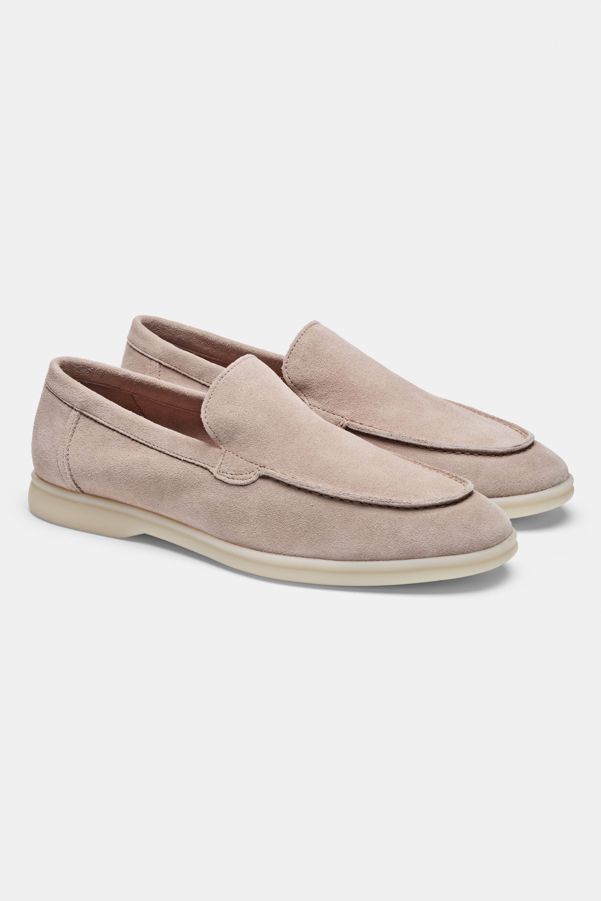 EL CLÁSICO MOCASÍN DE ANTE