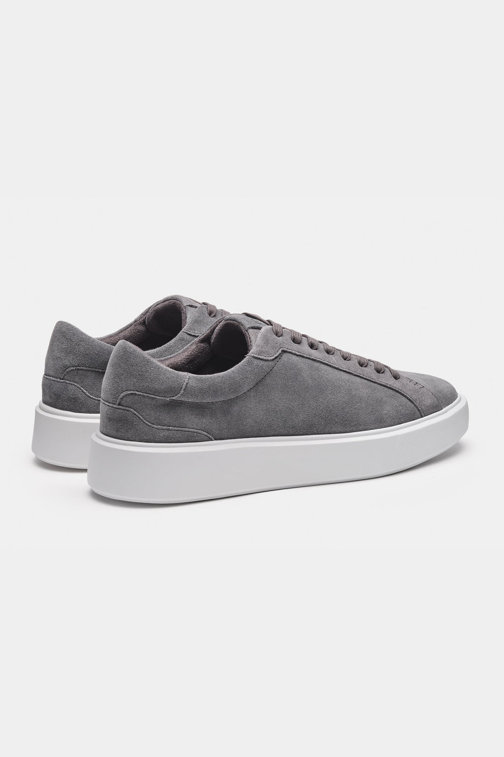 LAS CLÁSICAS ZAPATILLAS DE ANTE