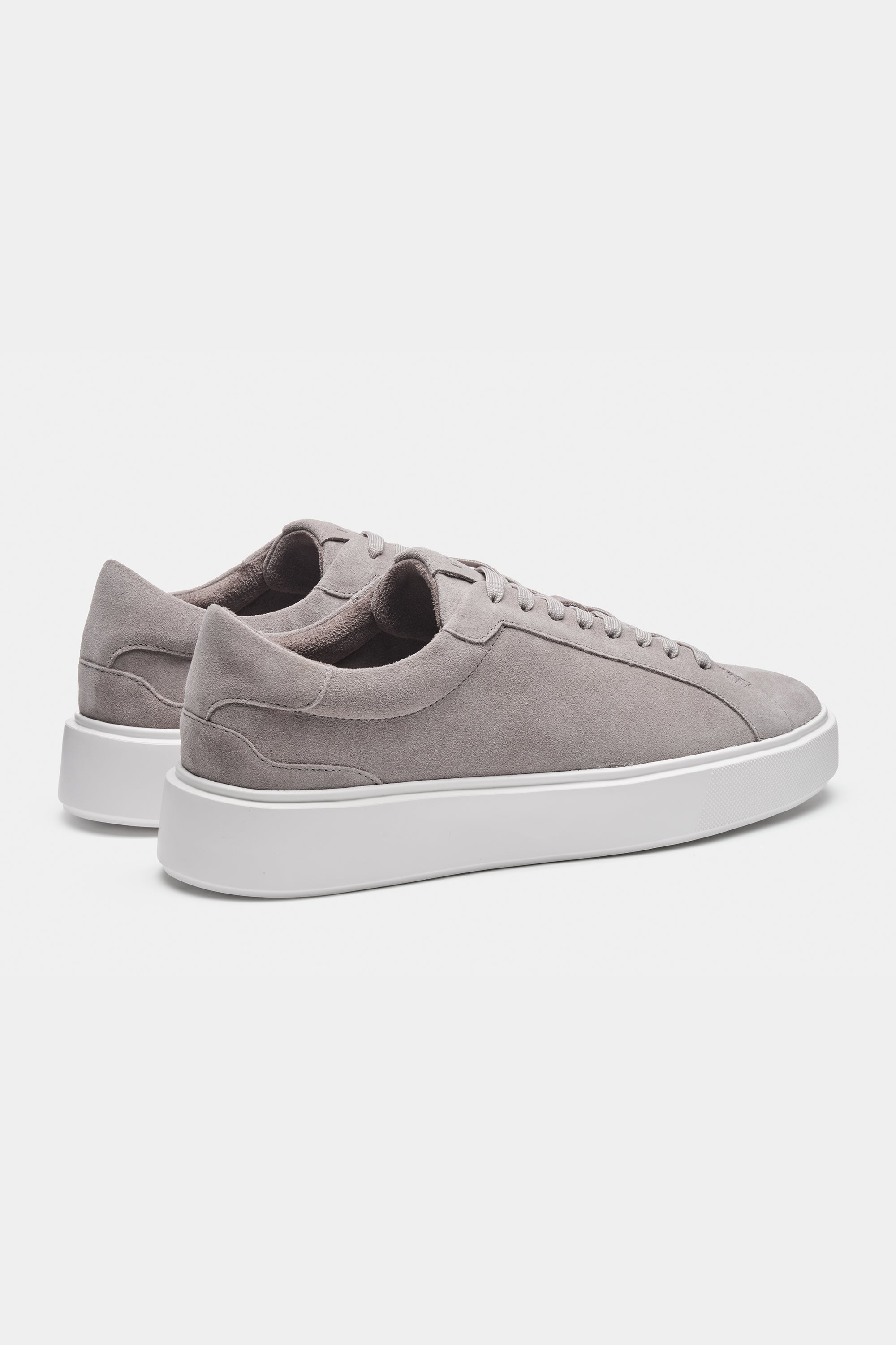 LAS CLÁSICAS ZAPATILLAS DE ANTE