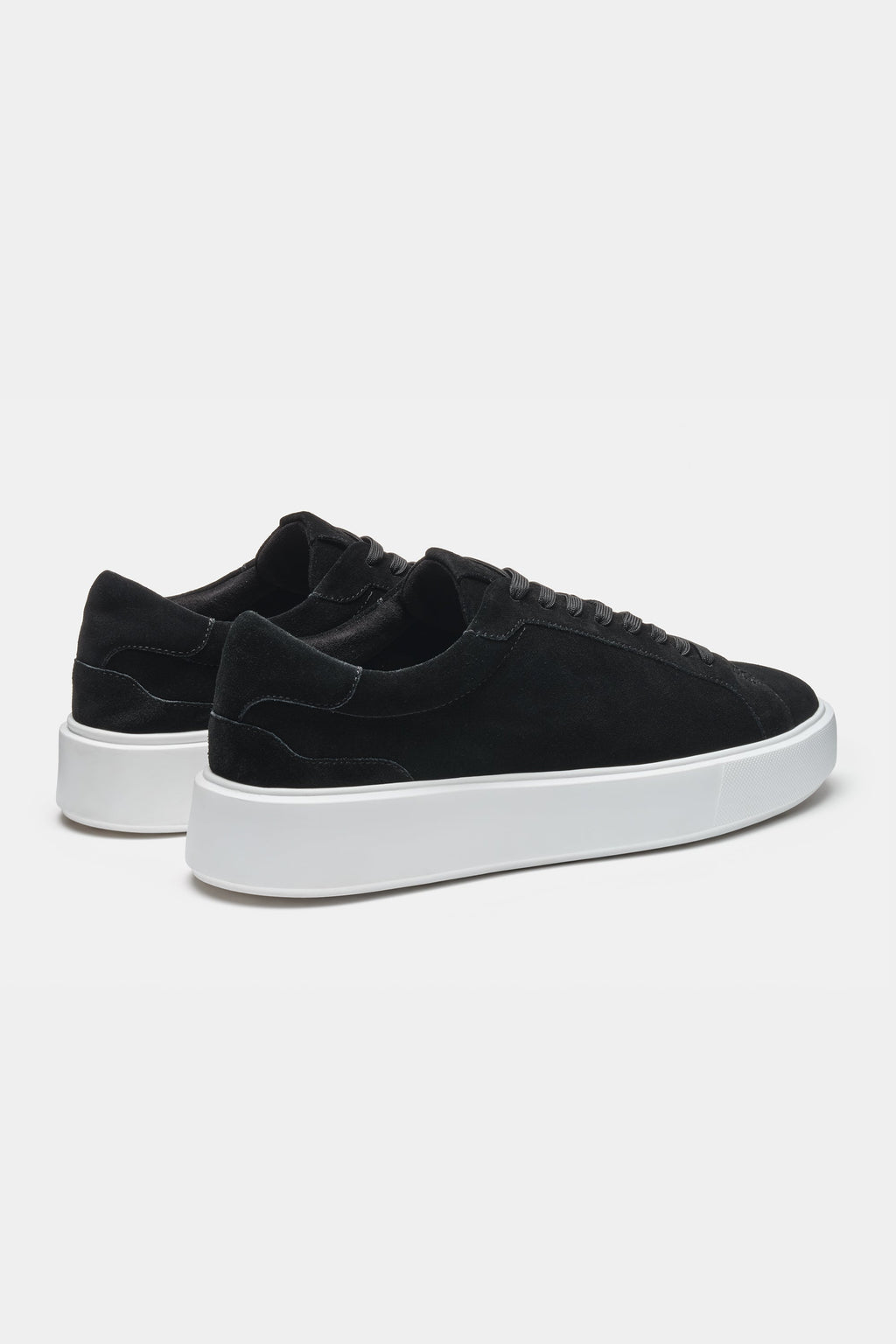 LAS CLÁSICAS ZAPATILLAS DE ANTE