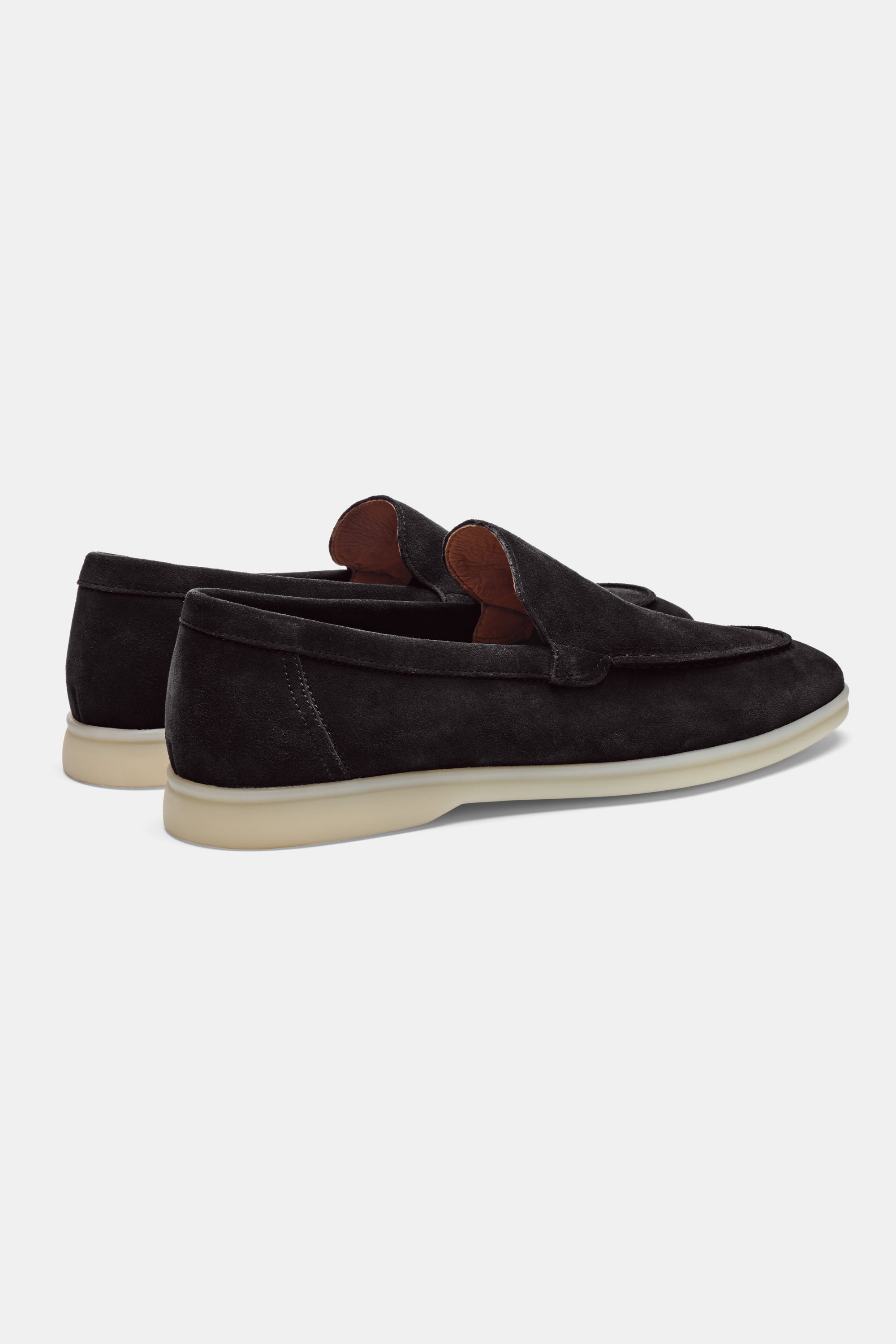 EL CLÁSICO MOCASÍN DE ANTE