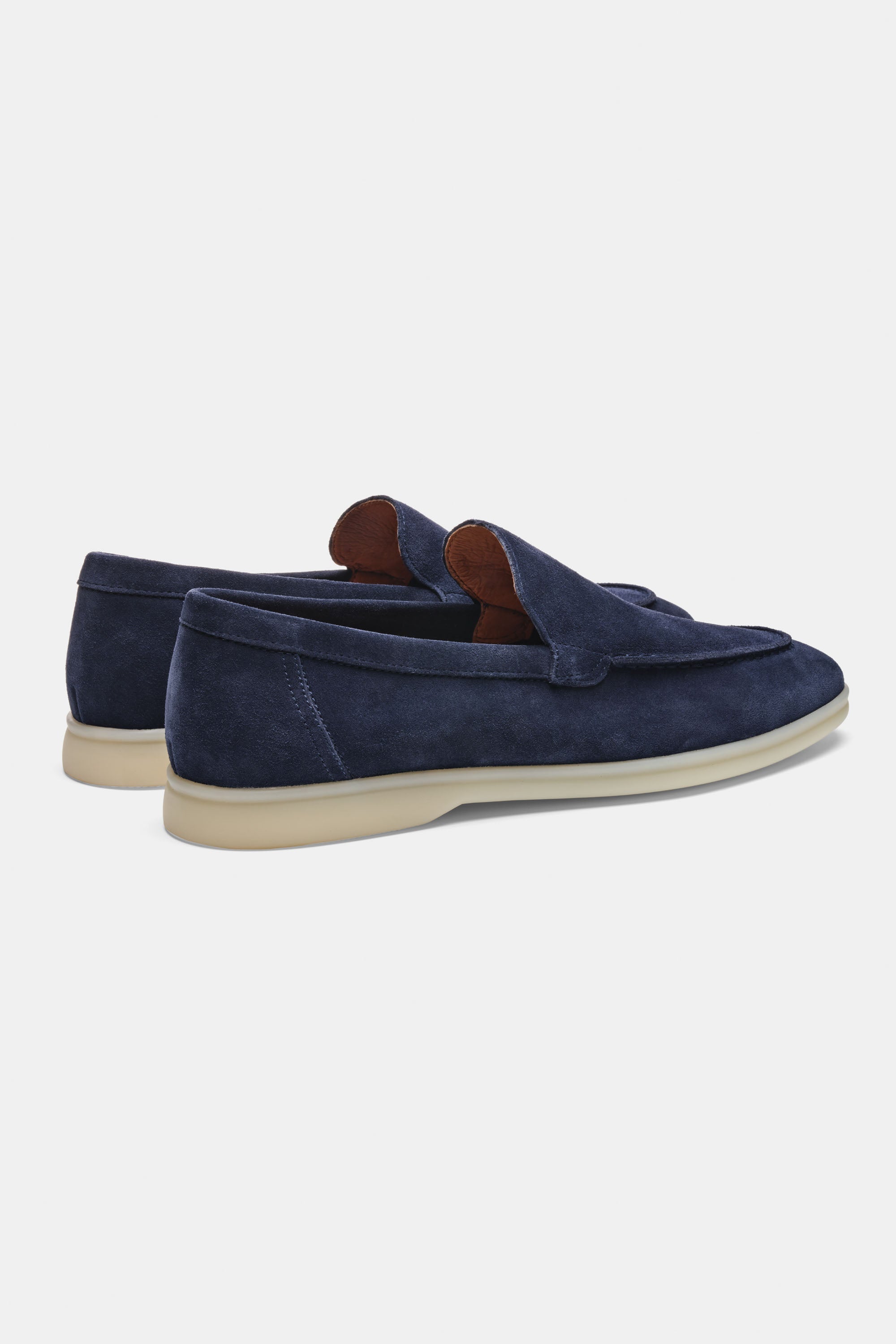 EL CLÁSICO MOCASÍN DE ANTE