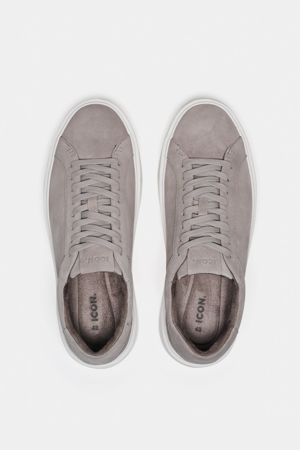 LAS CLÁSICAS ZAPATILLAS DE ANTE
