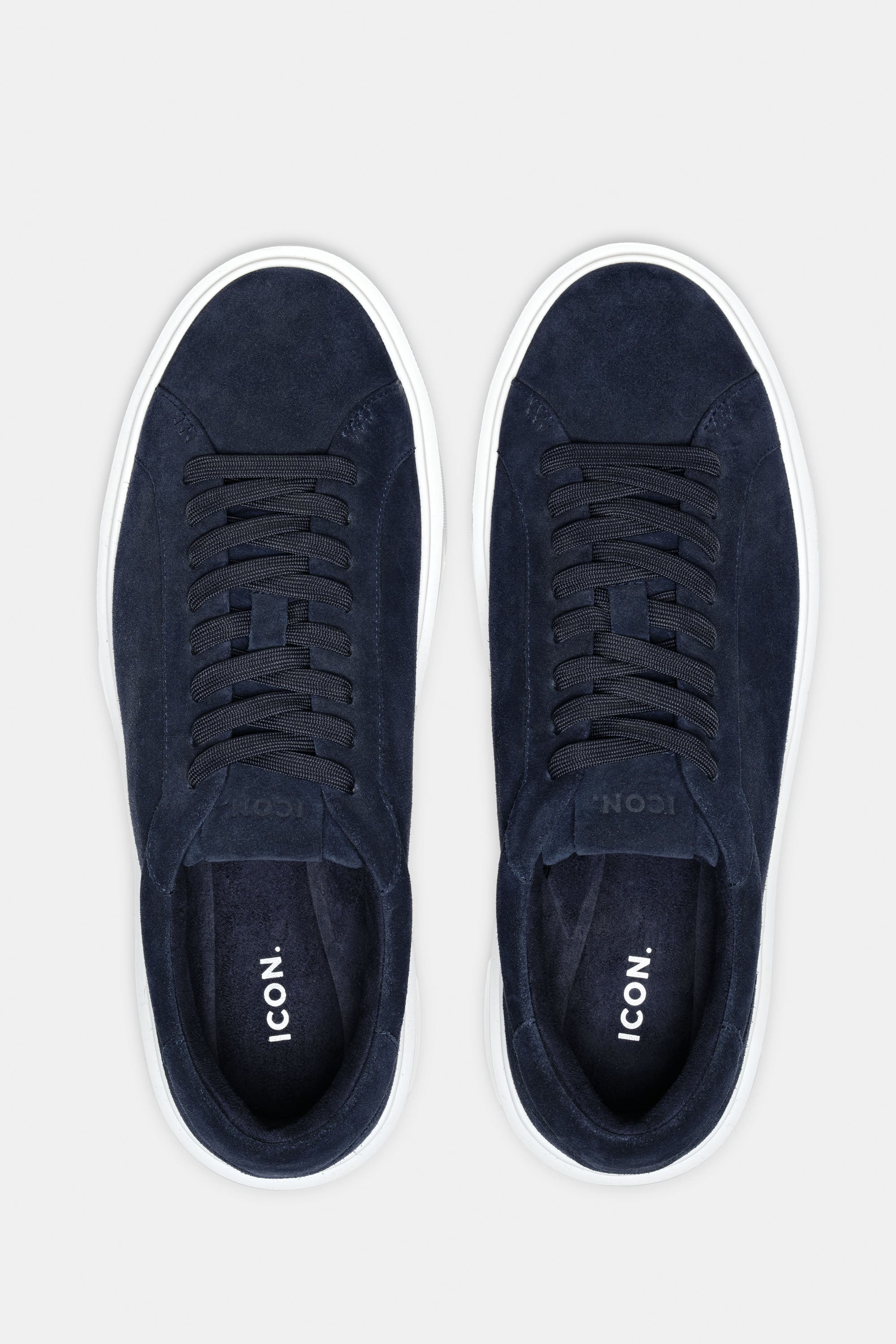 LAS CLÁSICAS ZAPATILLAS DE ANTE
