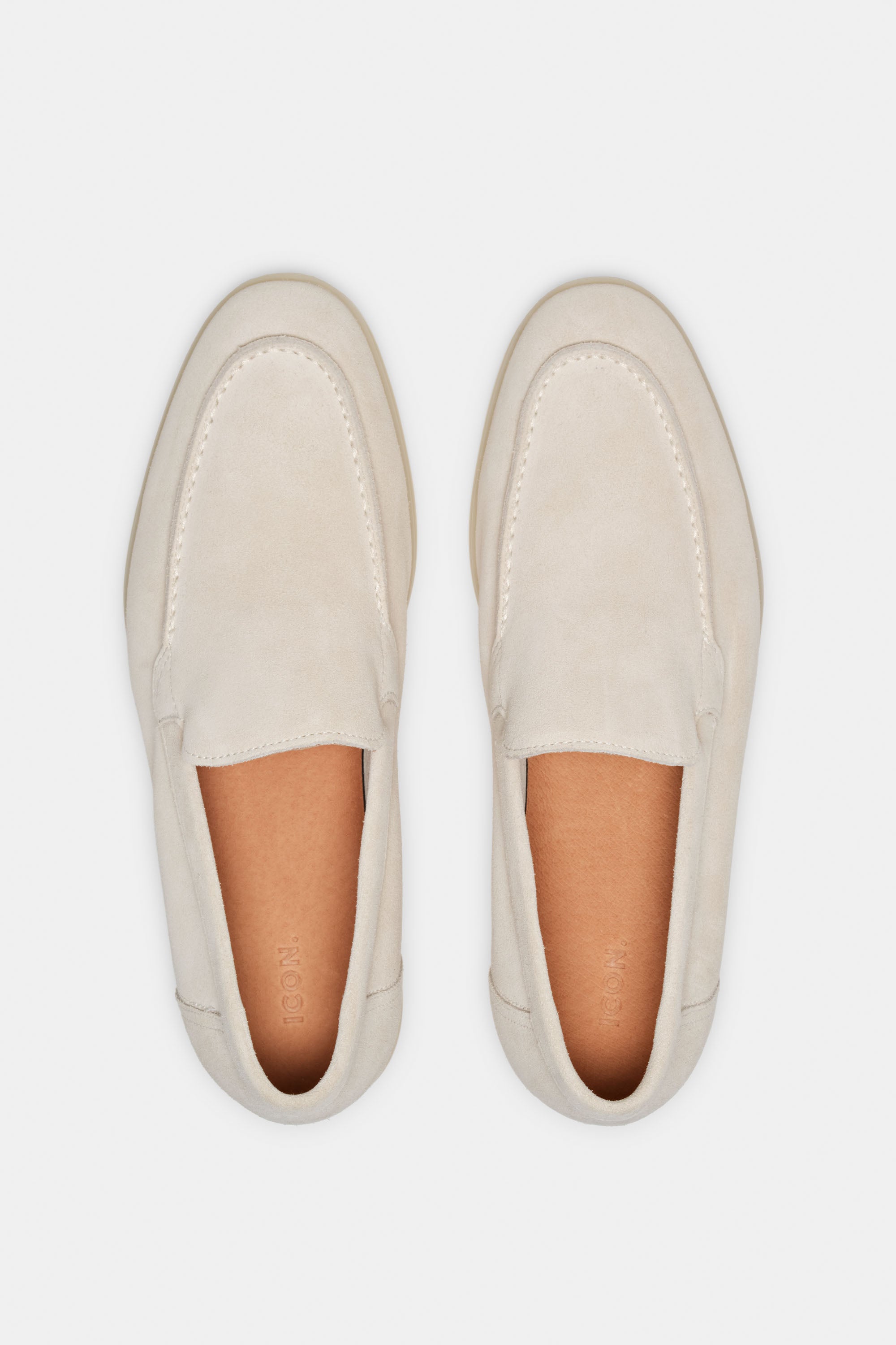 EL CLÁSICO MOCASÍN DE ANTE
