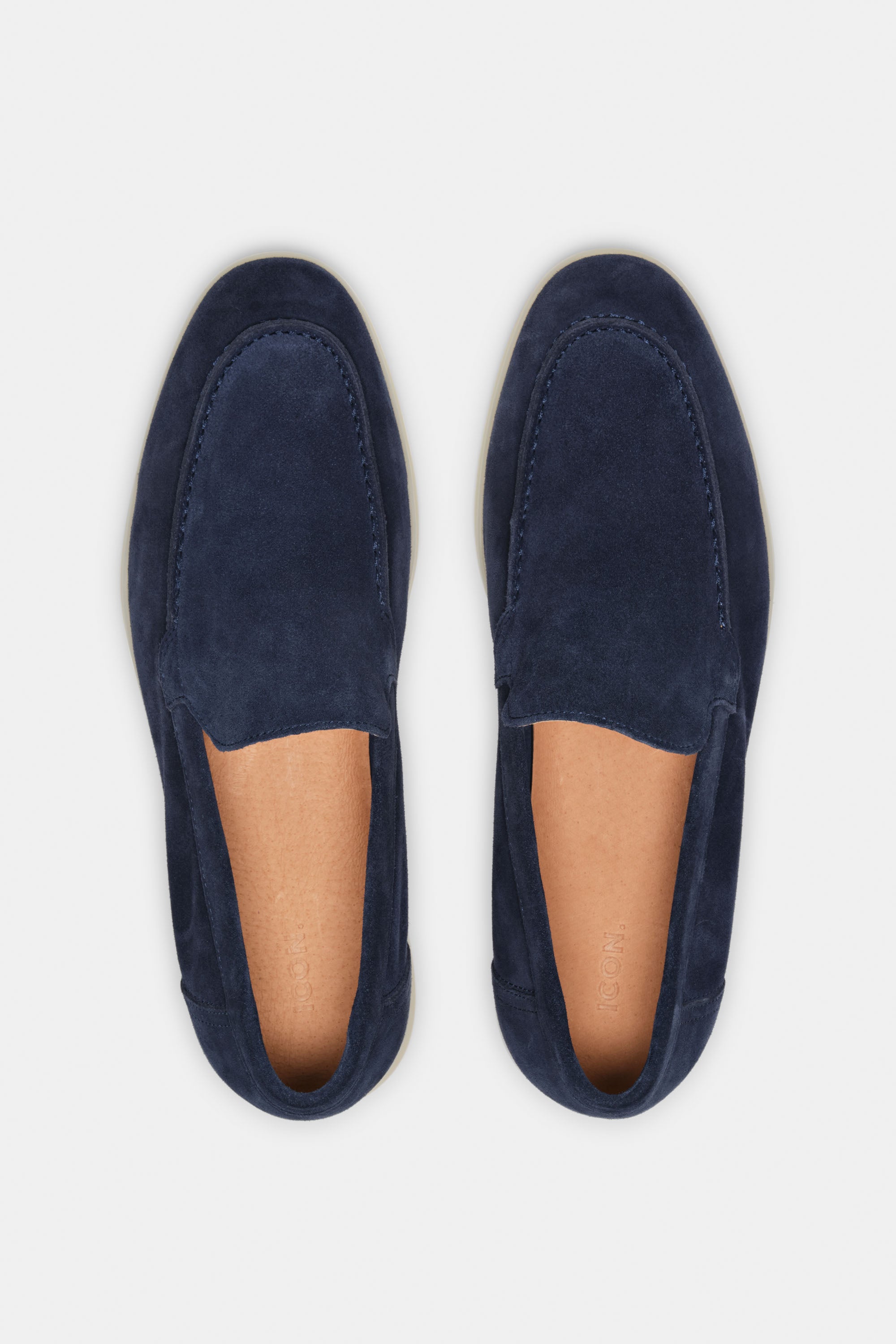EL CLÁSICO MOCASÍN DE ANTE