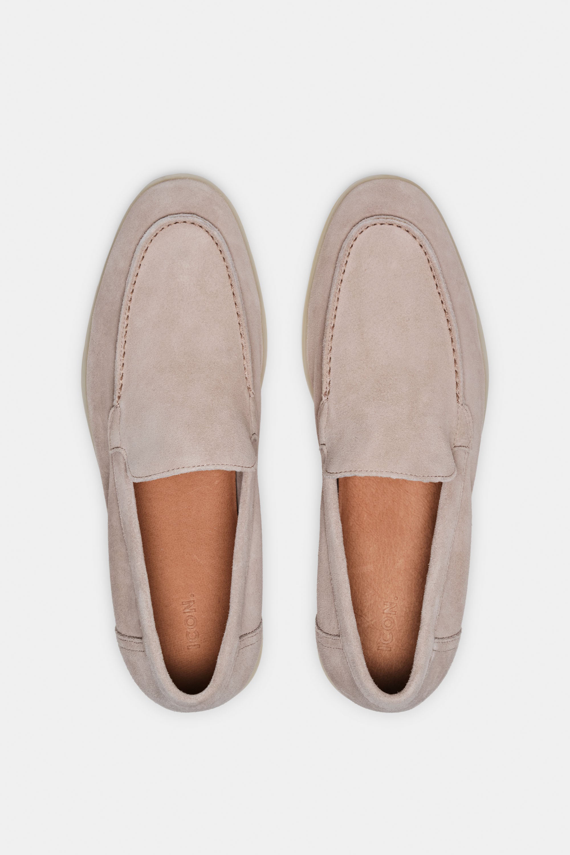 EL CLÁSICO MOCASÍN DE ANTE