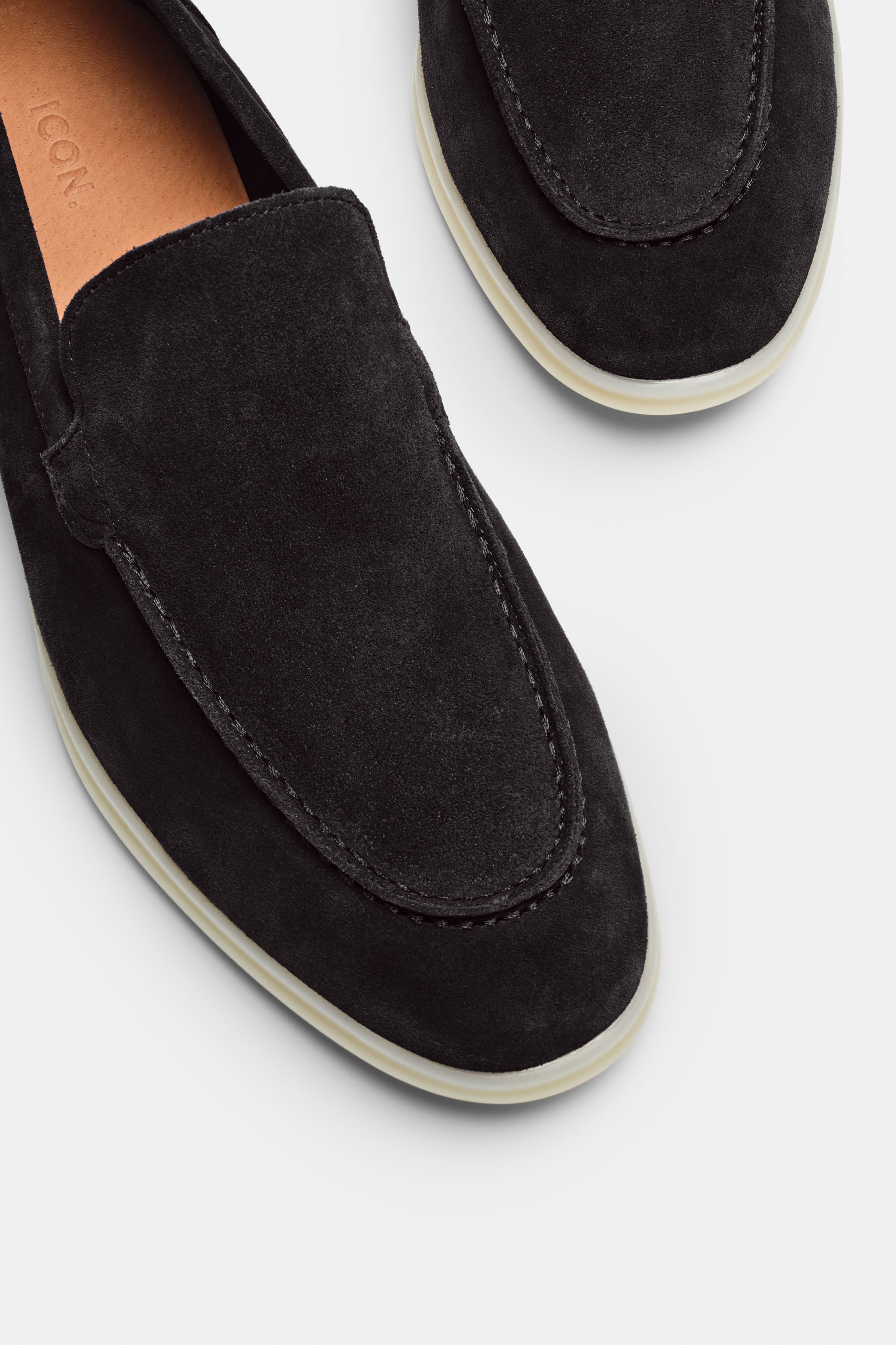 EL CLÁSICO MOCASÍN DE ANTE