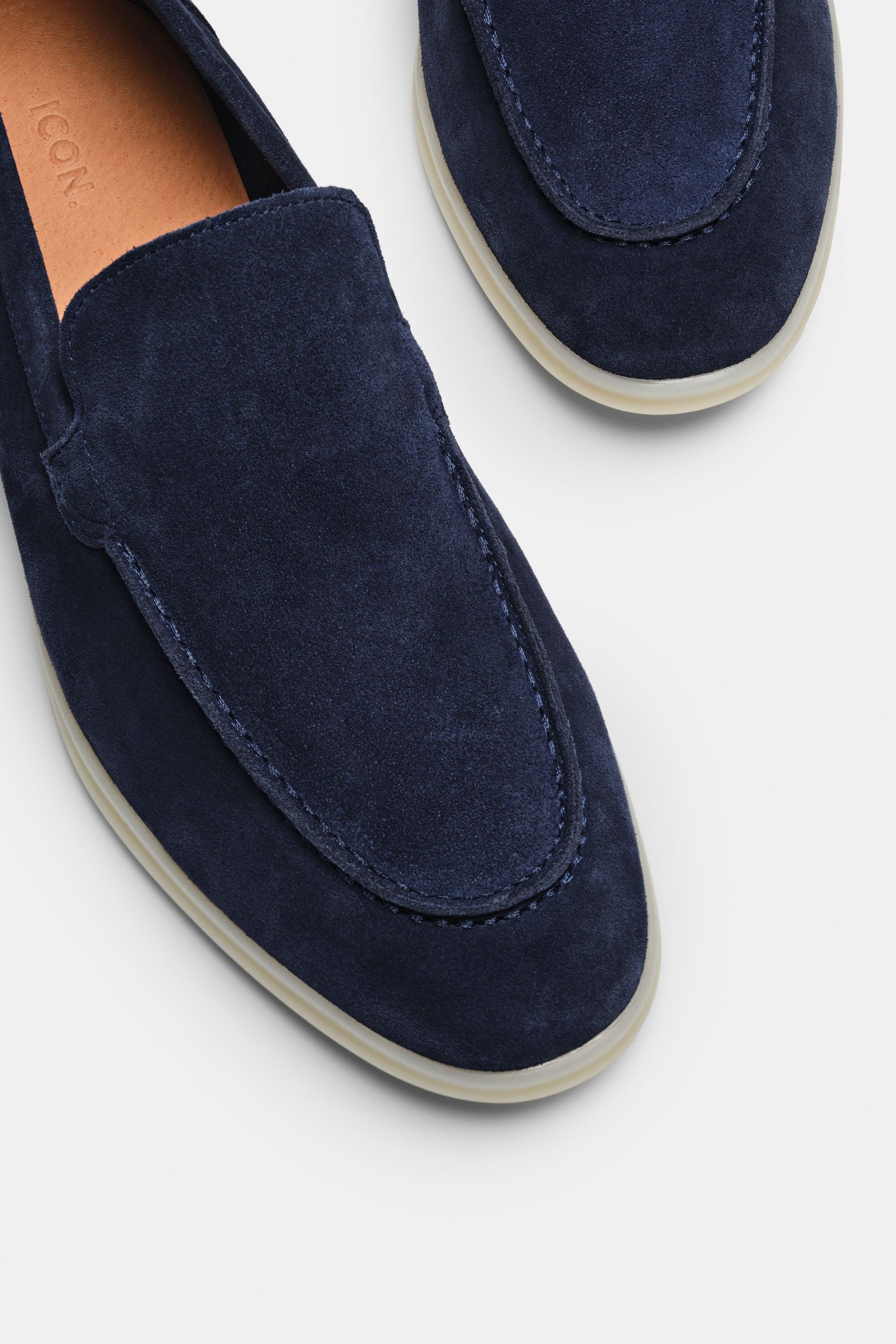 EL CLÁSICO MOCASÍN DE ANTE