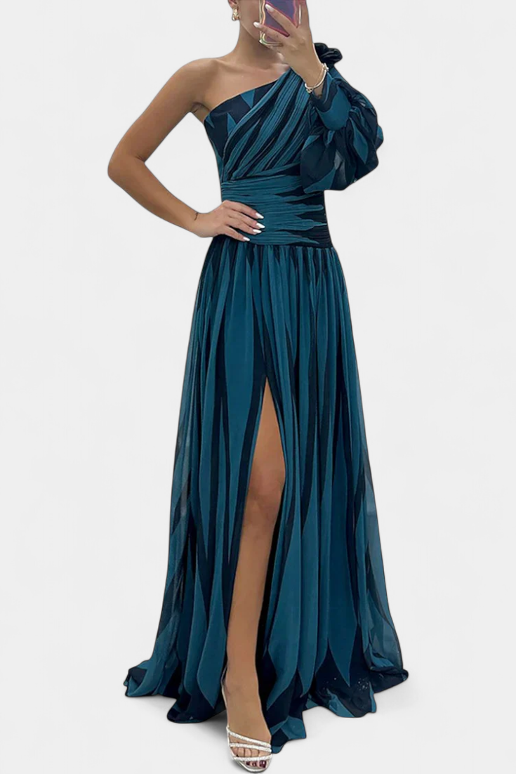 Bethania | Vestido Maxí Elegante de Rayas con Un Solo Hombro